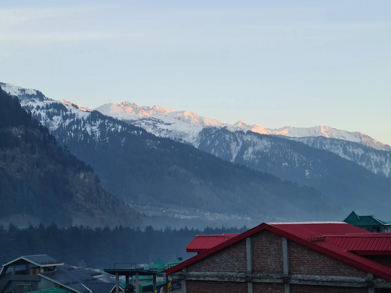 Panoramic mountain view near Manali